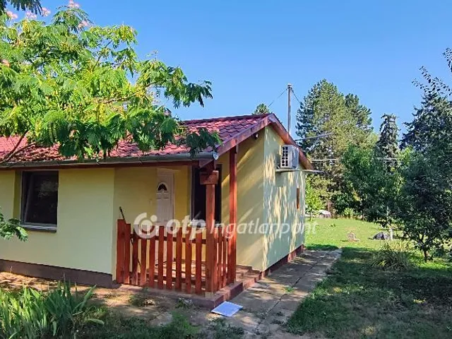 Eladó üdülő és hétvégi ház Szolnok 30 nm