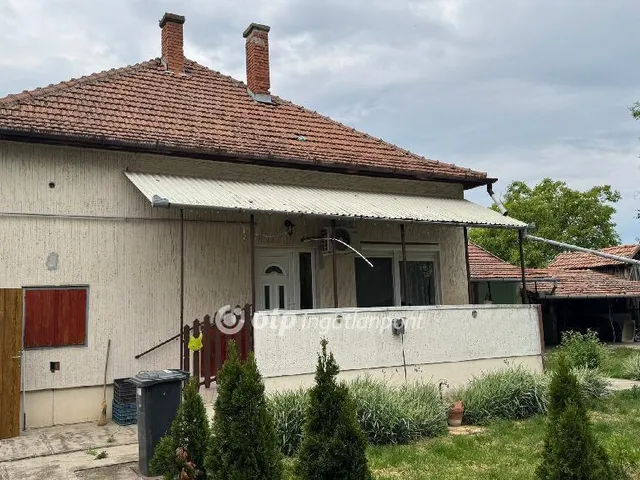 Eladó ház Kunágota 102 nm