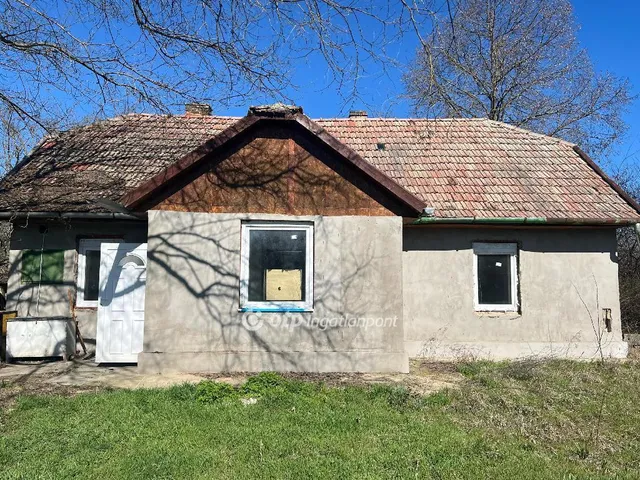 Eladó mezőgazdasági ingatlan Újszilvás 100 nm