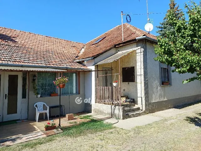Eladó ház Tiszaalpár 141 nm