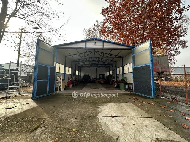 Eladó kereskedelmi és ipari ingatlan Csongrád 350 nm
