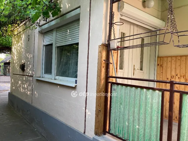 Eladó ház Baks 65 nm