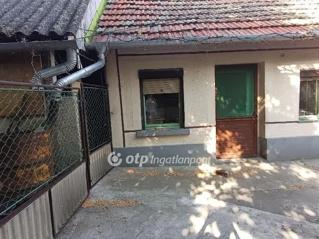 Eladó ház Baks 65 nm