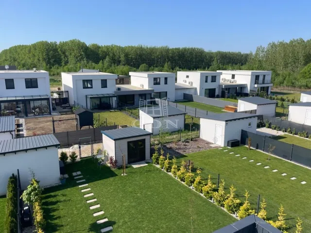 Eladó lakás Ajka, Bakonygyepes 121 nm
