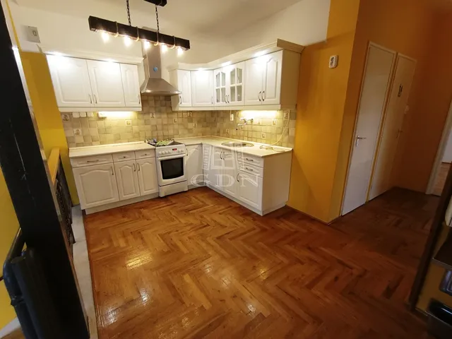 Eladó lakás Veszprém, Cholnokyváros 105 nm