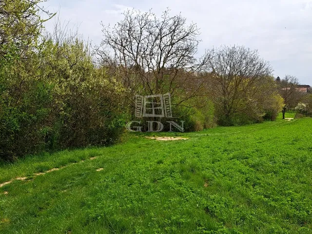 Eladó telek Balatonkenese 4417 nm