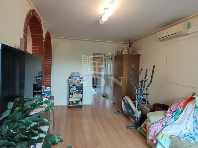 Eladó lakás Veszprém 69 nm