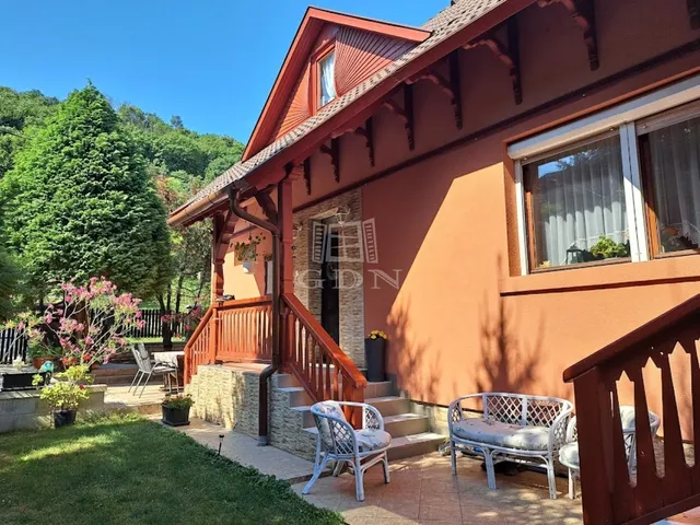 Eladó ház Balatonkenese 120 nm