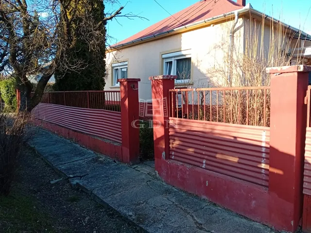 Eladó ház Szentgál 121 nm
