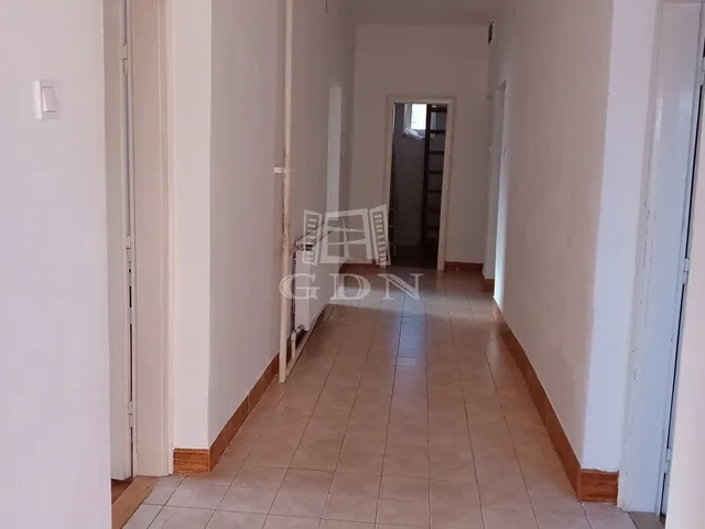 Eladó ház Szentgál 121 nm