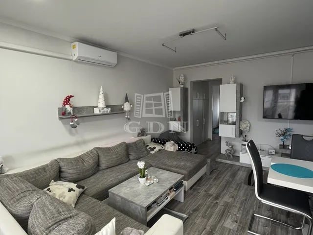 Eladó lakás Veszprém, Cholnokyváros 69 nm