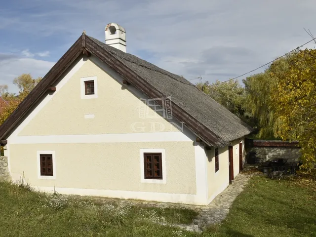 Eladó ház Pécsely, Nemespécsely 105 nm