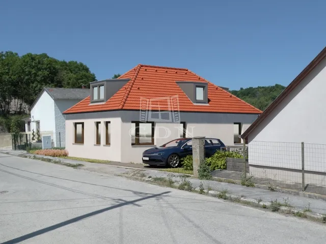 Eladó telek Veszprém 400 nm