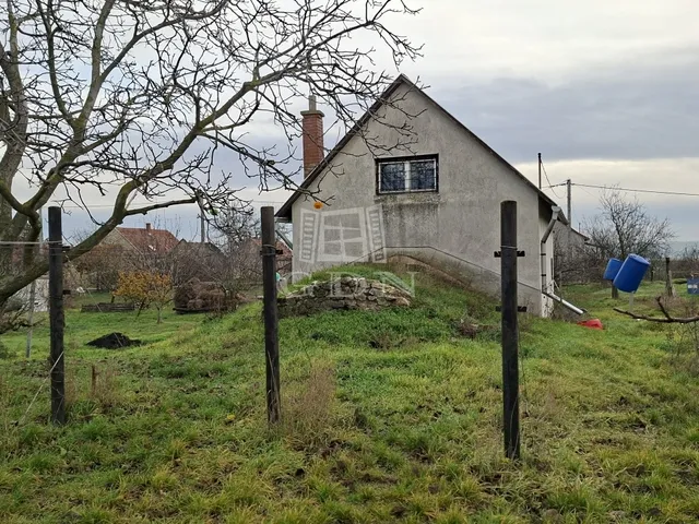 Eladó mezőgazdasági ingatlan Öskü 3880 nm