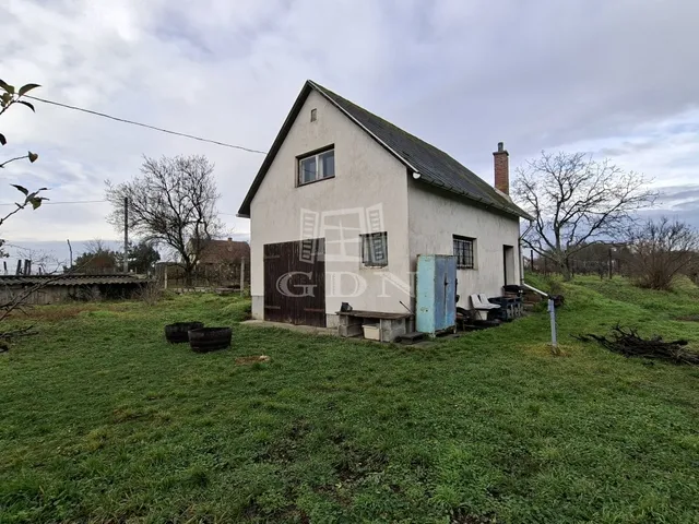 Eladó mezőgazdasági ingatlan Öskü 3880 nm