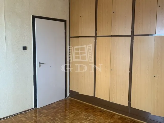 Eladó lakás Veszprém, Újtelep 84 nm