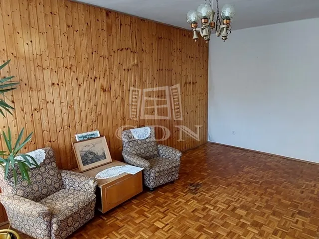 Eladó lakás Veszprém, Újtelep 84 nm