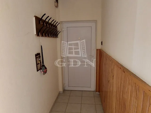 Eladó lakás Veszprém, Újtelep 84 nm