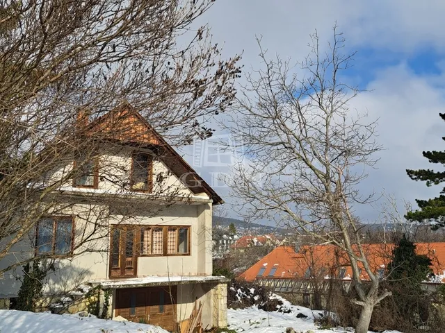 Eladó ház Csopak 240 nm