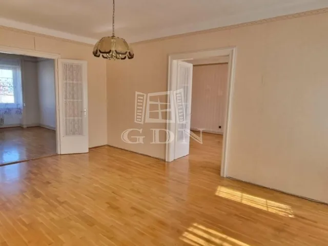 Eladó lakás Pétfürdő 137 nm