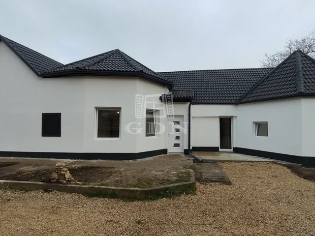 Eladó ház Nádasdladány 127 nm