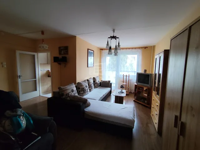 Eladó lakás Veszprém, Cholnokyváros 68 nm