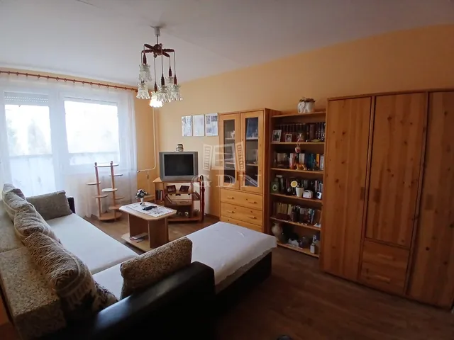 Eladó lakás Veszprém, Cholnokyváros 68 nm