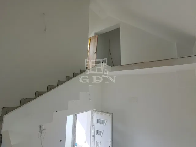 Eladó lakás Balatonakarattya 130 nm