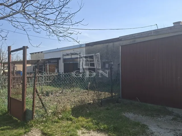 Eladó ház Veszprém, Szabadságpuszta 38 nm