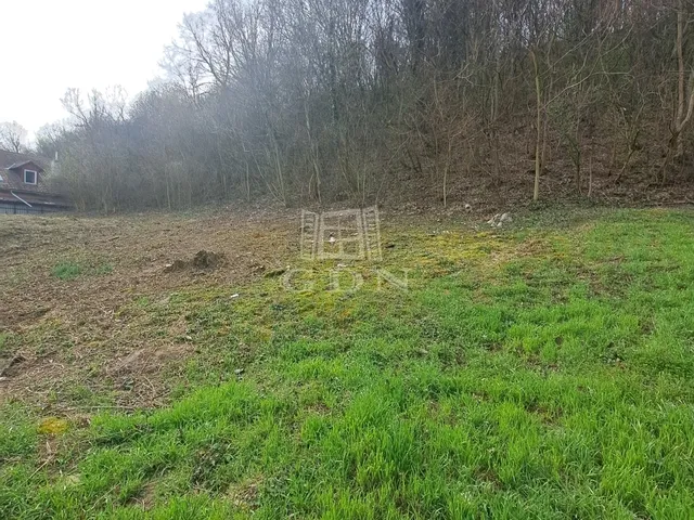 Eladó telek Balatonkenese 2089 nm