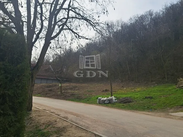 Eladó telek Balatonkenese 2089 nm