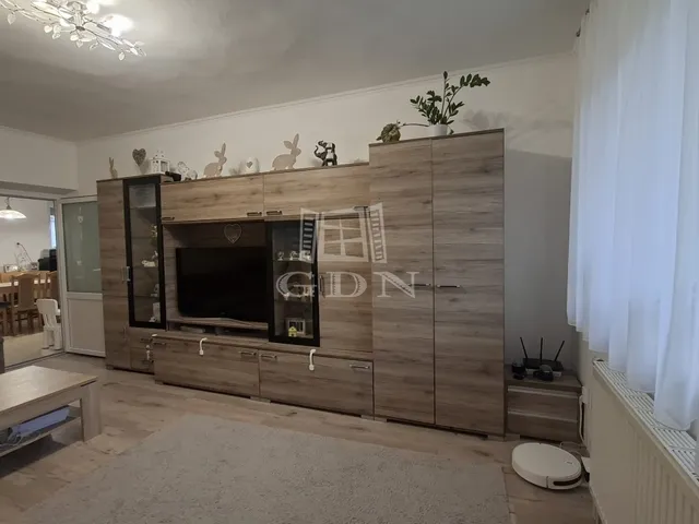 Eladó lakás Veszprém, Cholnokyváros 76 nm