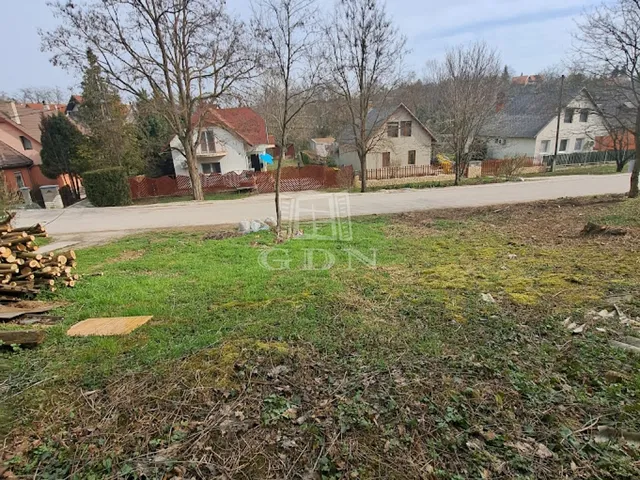 Eladó telek Balatonkenese 1045 nm