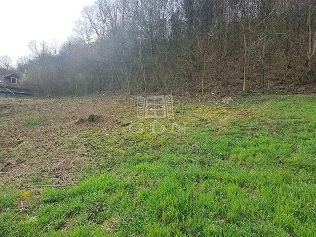 Eladó telek Balatonkenese 2089 nm