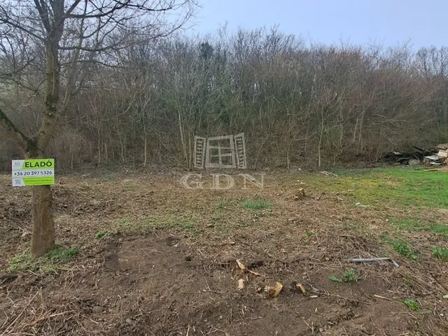 Eladó telek Balatonkenese 2089 nm
