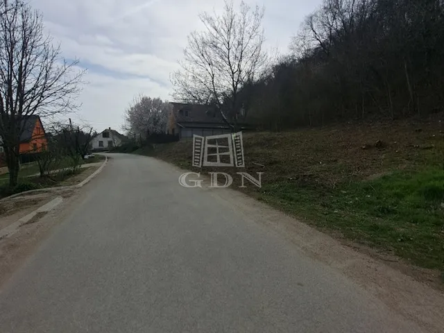 Eladó telek Balatonkenese 1045 nm