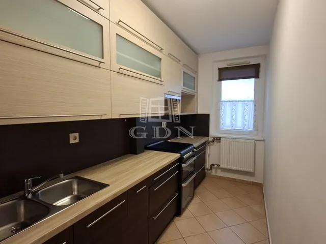 Eladó lakás Veszprém, Cholnokyváros 76 nm