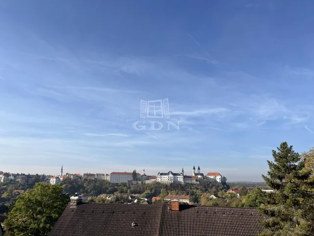 Eladó ház Veszprém, Belváros 330 nm