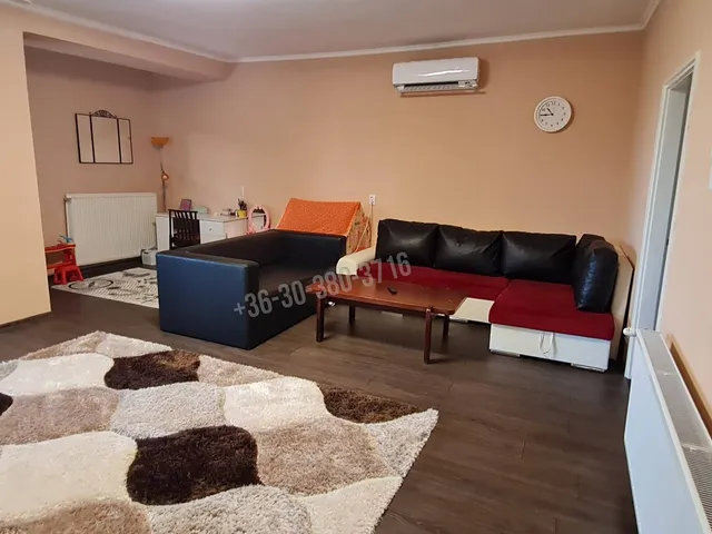 Eladó ház Dunaújváros, Óváros 206 nm