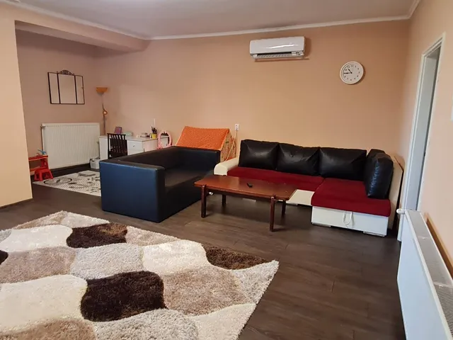 Eladó ház Dunaújváros, Óváros 206 nm