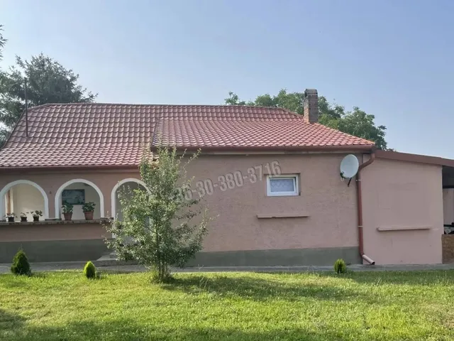 Eladó ház Nagyvenyim 77 nm