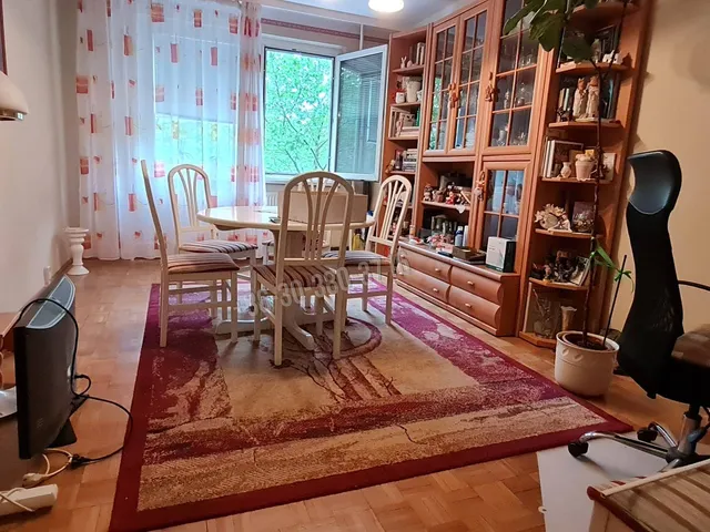 Eladó lakás Dunaújváros, Belváros 72 nm