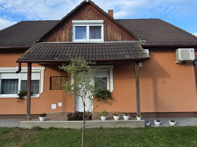 Eladó ház Ercsi, Sinatelep 151 nm