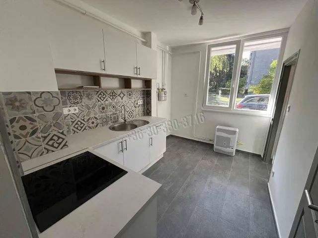 Eladó lakás Dunaújváros, Kertváros 35 nm