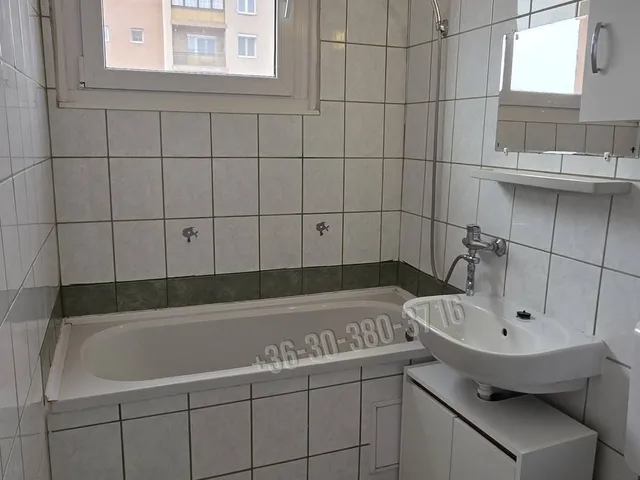 Eladó lakás Dunaújváros, Belváros 53 nm