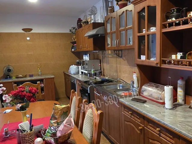 Eladó ház Dunaújváros, Barátság városrész 120 nm