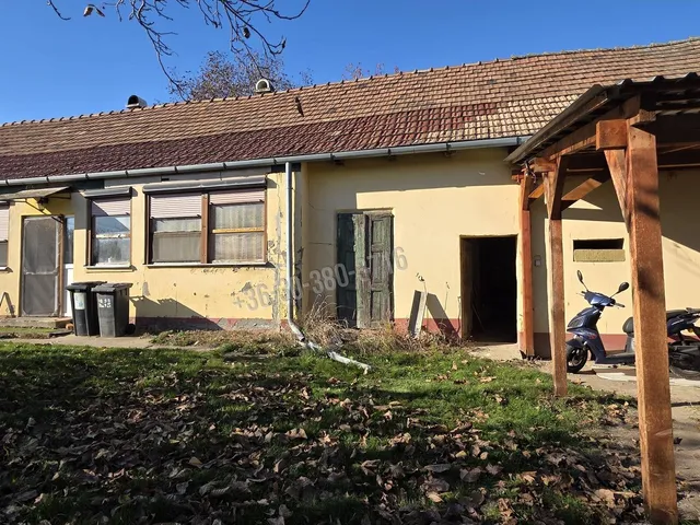Eladó ház Baracs 60 nm
