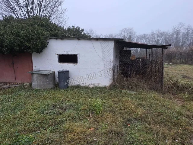 Eladó üdülő és hétvégi ház Baracs 35 nm