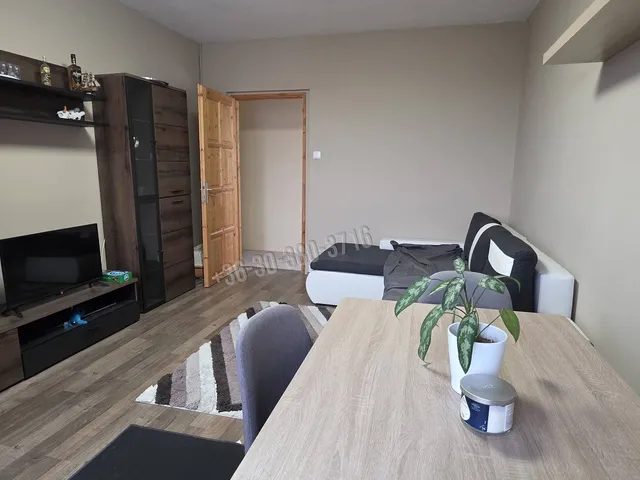 Eladó lakás Dunaújváros, Béke városrész 53 nm