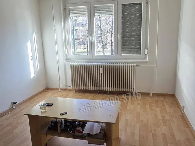 Eladó lakás Dunaújváros, Belváros 35 nm